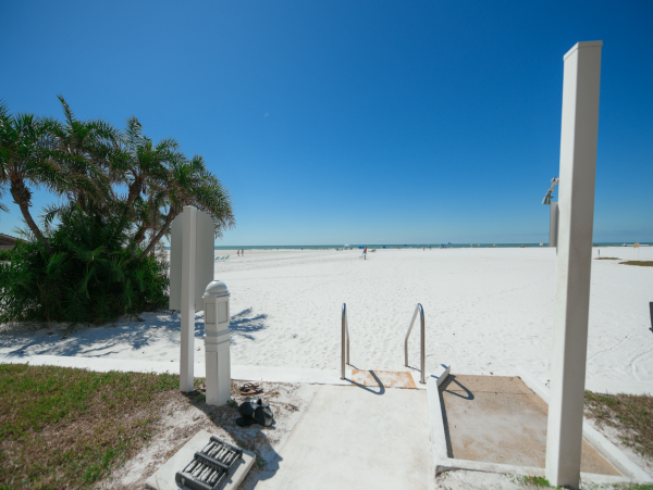 Siesta Key Vacation Condo Sleeps Six Guests.